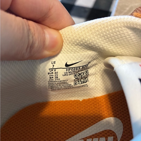 NIKE Cortez Orange Tennis Shoes Men’s size 7 or Women’s size 8.5 - Picture 10 of 10